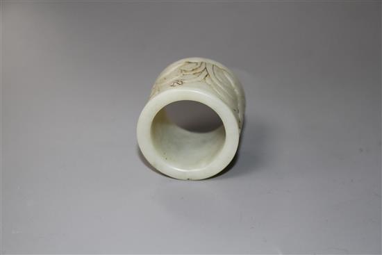 A Chinese pale celadon jade archers ring, 17th/18th century,